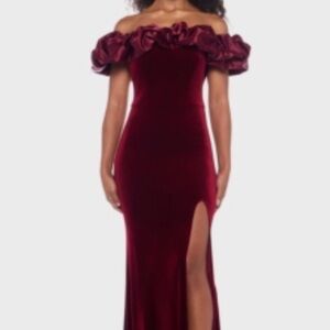 Juniors' Velvet Ruffled Off-The-Shoulder Gown